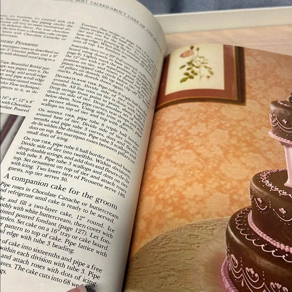 Vintage Beautiful Bridal Cakes The Wilton Way 1985 Cookbook Recipes Wedding - Picture 6 of 9